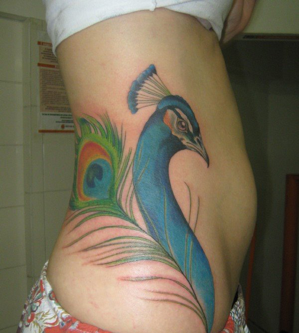 Full colored peacocks neck on womens side