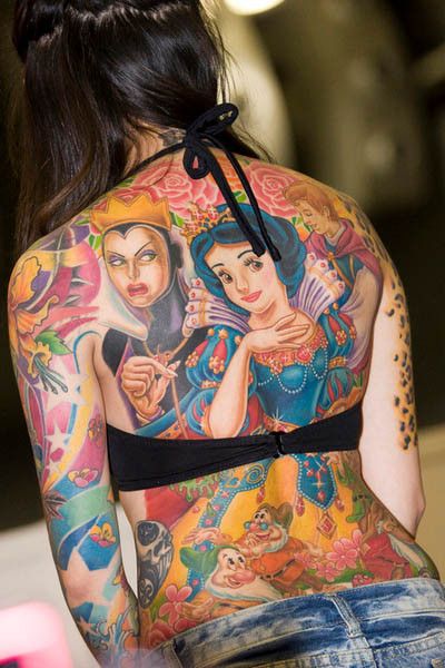 Full colored snow white cartoon on the back