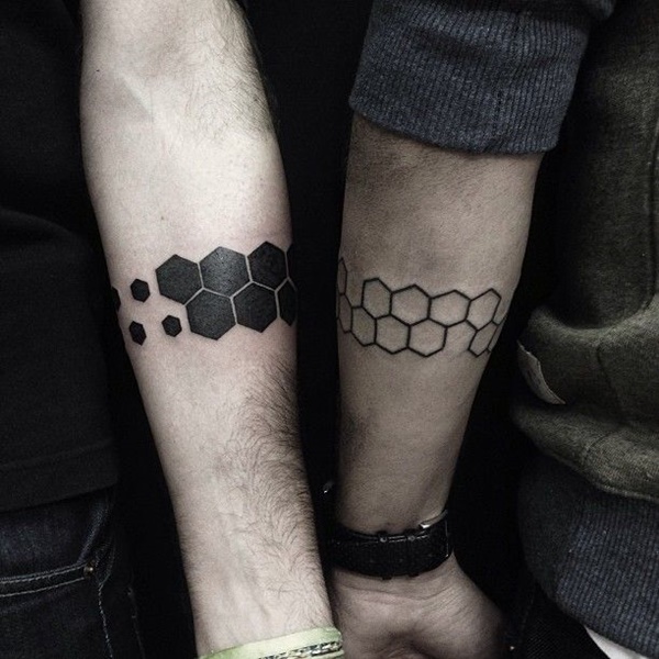 Geometric matching tatoo on arms