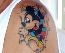 Mickey mouse escape from shoulder