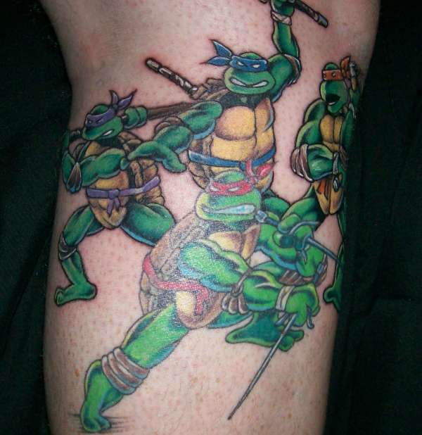 Mutant ninja turtls in action on biceps