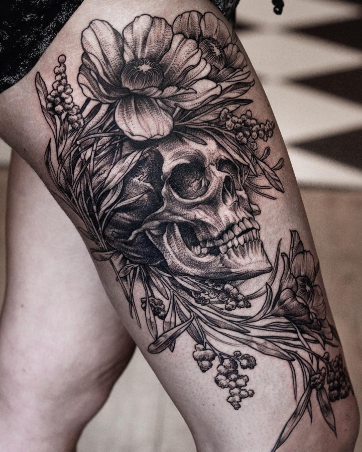 Skull with flowers in gray